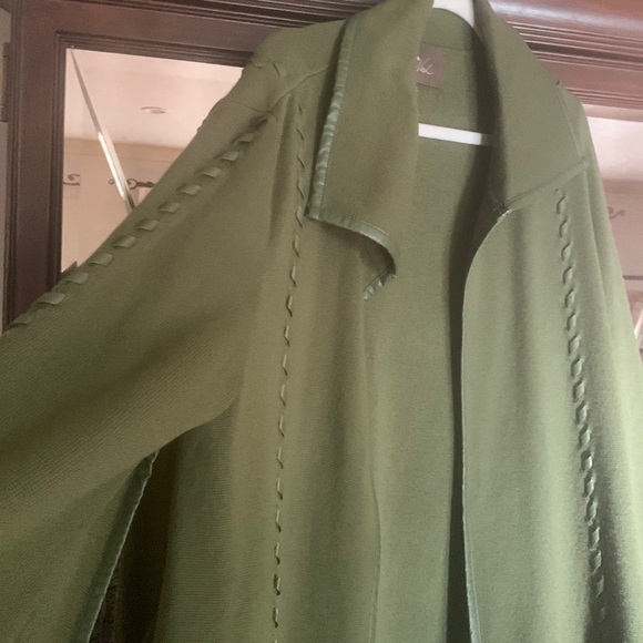 Patricia Nash Knit Cape with Whipstitch Detail size says M/L posted it as medium - Picture 3 of 12
